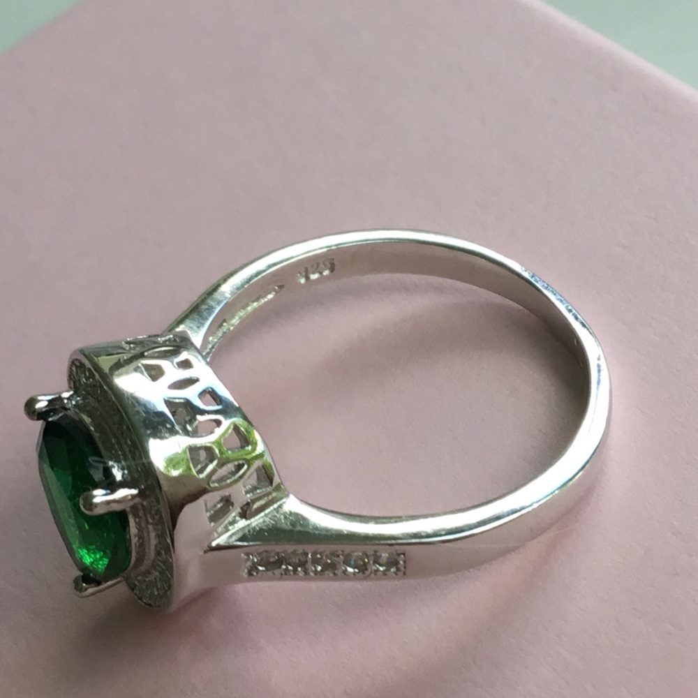 Sale $30! Sterling Pear Shape Halo Emerald Cz Ring. - Picture 16 of 16